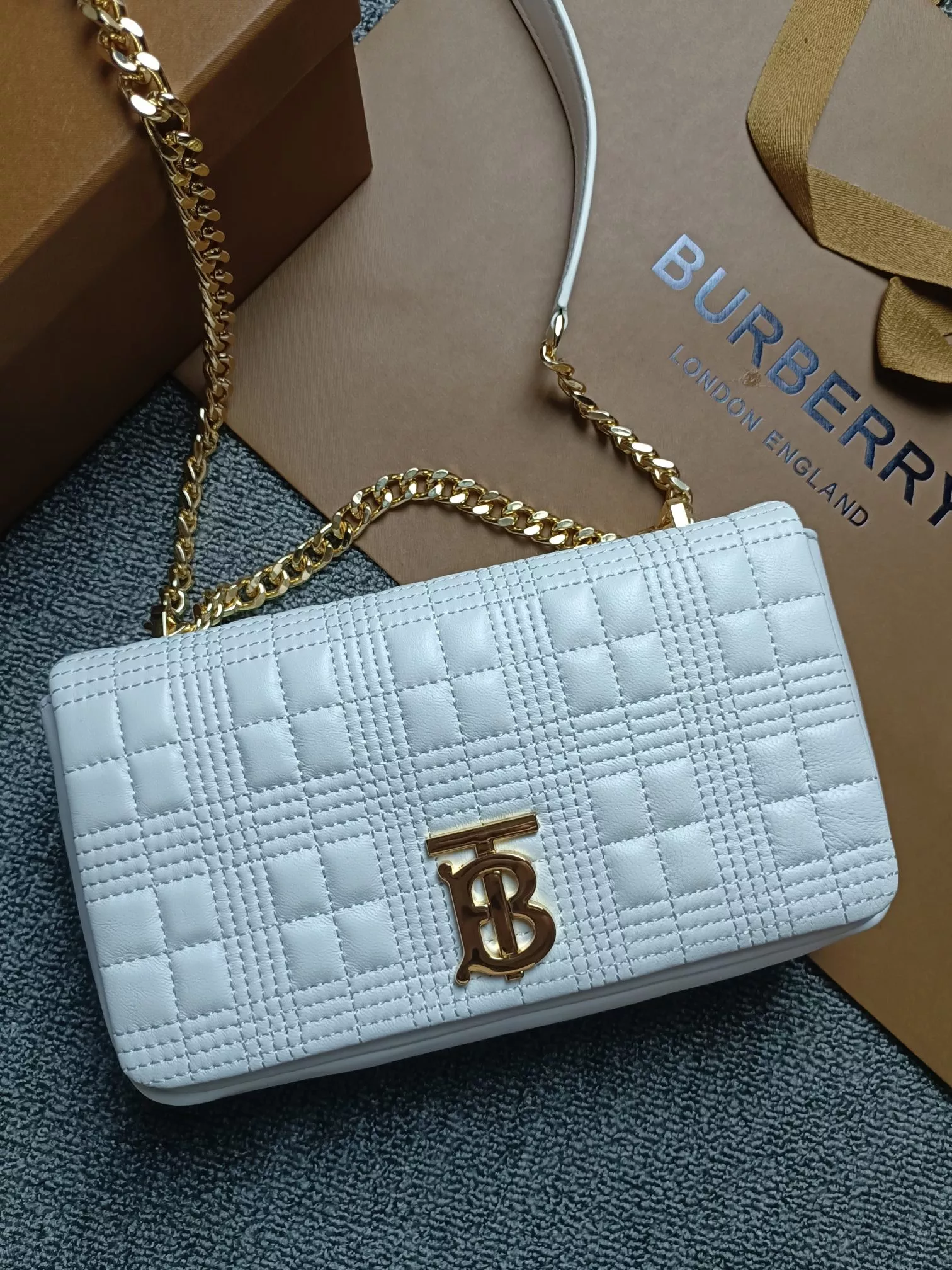 BURBERRY MINI Lola Camera Bag 0119