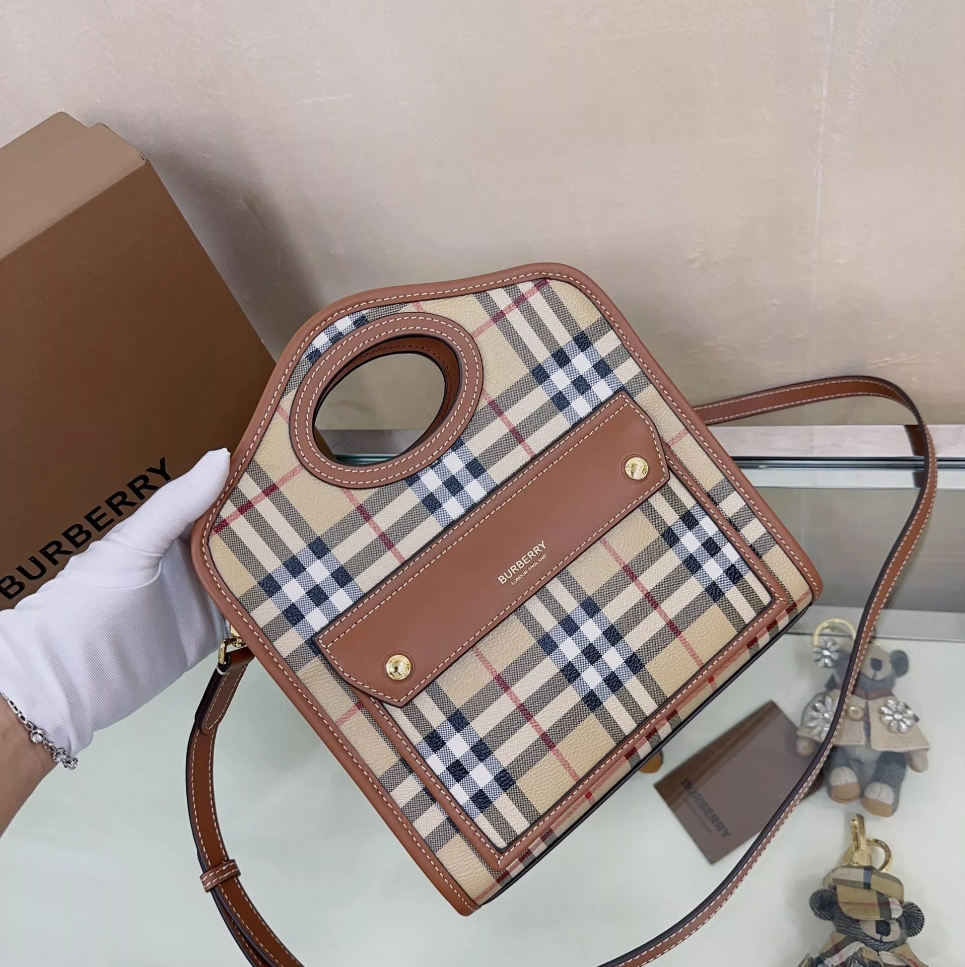 BURBERRY Mini Pocket Bag-23*6*26.5CM 0119