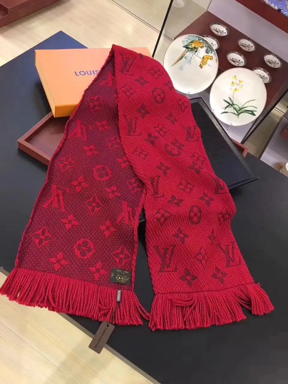 LOUIS VUITTON SCARF 0124