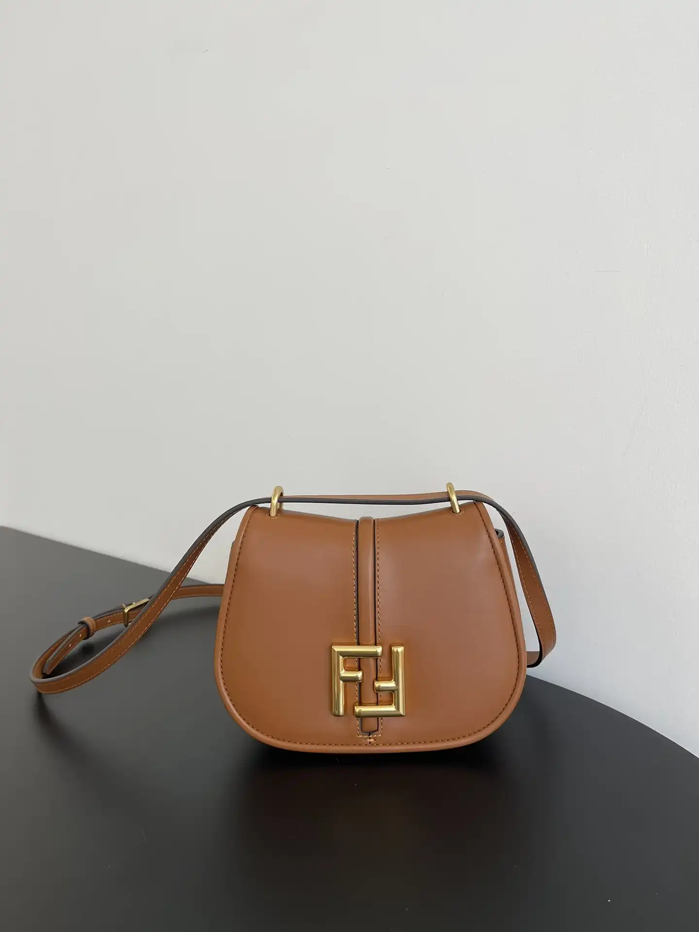 Fendi C'mon -21*6.5*15CM 0125