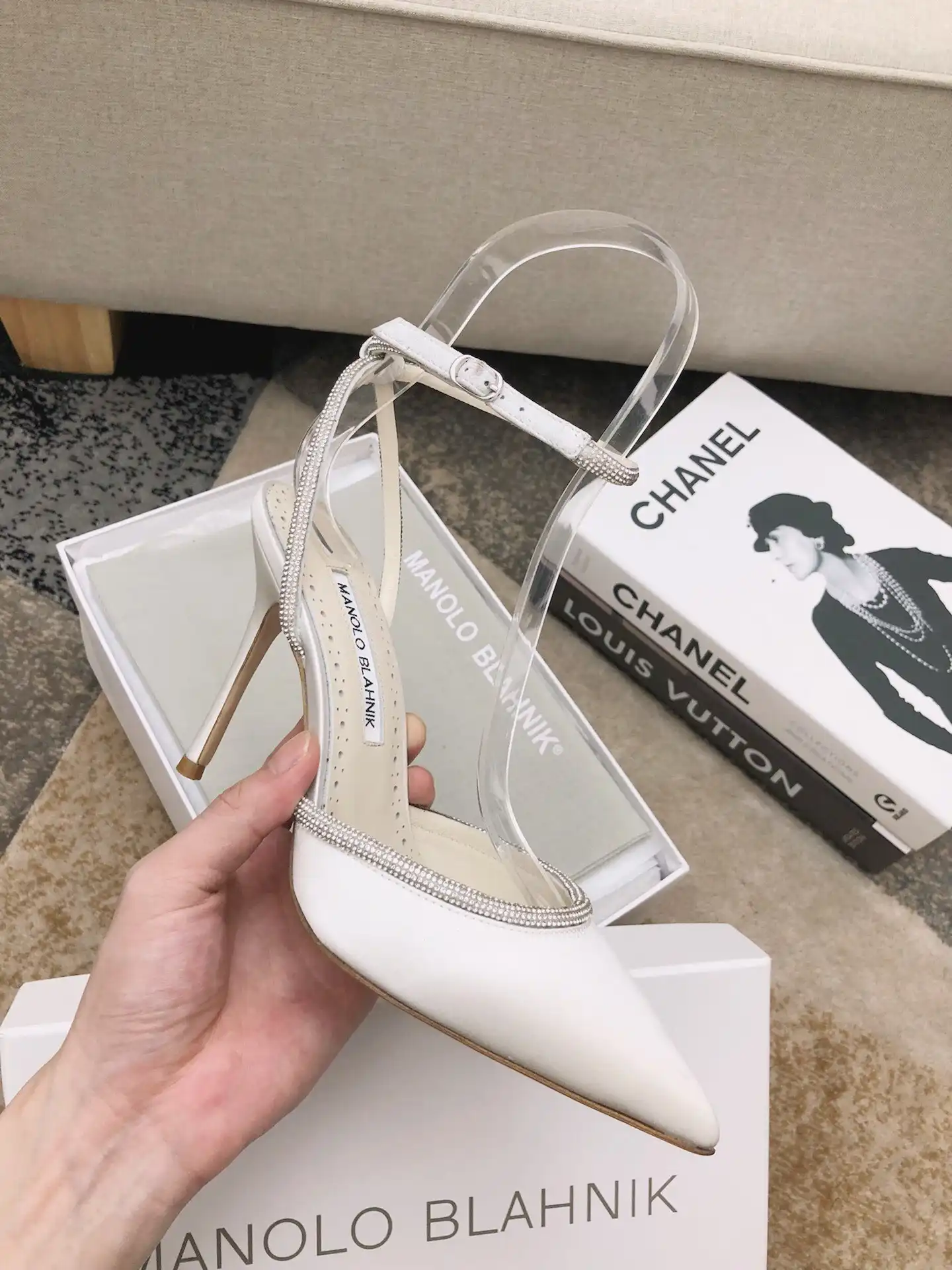 Aaa replica bags MANOLO BLAHNNIK PUMPS 0123