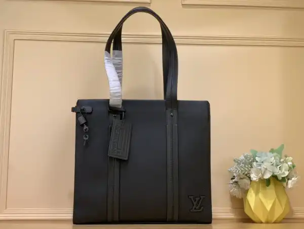 Aaa replica bags LOUIS VUITTON  Aerogram Tote 0122