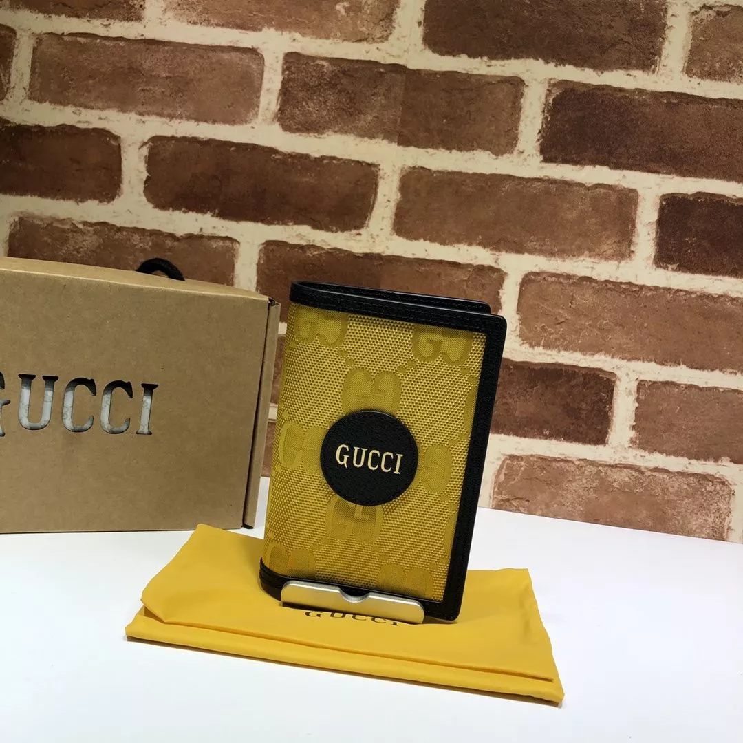 GUCCI Off The Grid passport case 0115