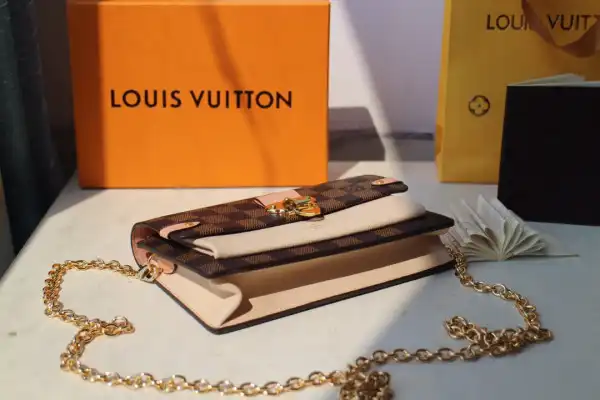 Aaa replica ru LOUIS VUITTON VAVIN CHAIN WALLET 0130