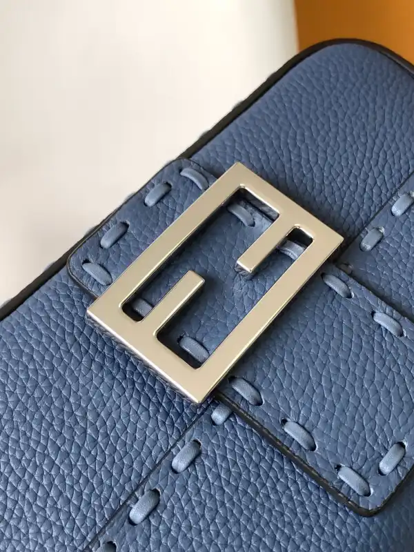 Aaa replica ru FENDI BAGUETTE-20*5*13CM 0202