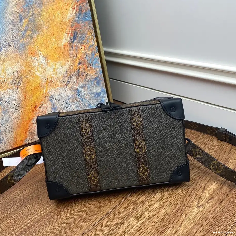 VUITTON WALLET TRUNK SOFT LOUIS 0224