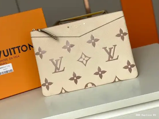 LOUIS VUITTON POUCH DAILY 0222