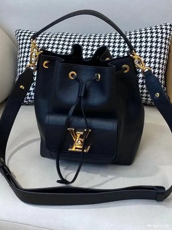 Aaa replica ru VUITTON LOUIS LOCKME BUCKET 0209