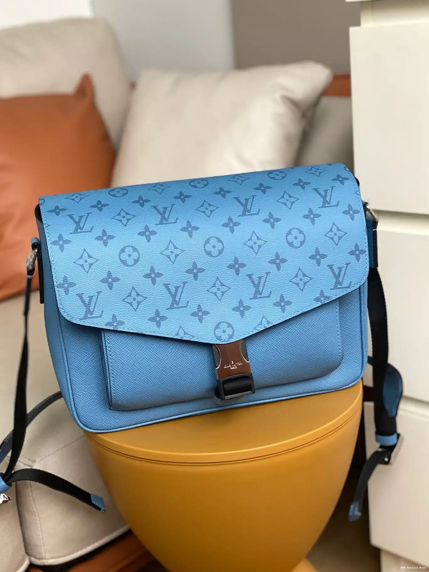 Aaa replica ru LOUIS MESSENGER NEW VUITTON 0214