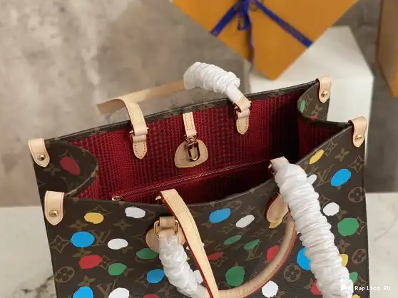 Aaa replica ru VUITTON YK LOUIS X MM ONTHEGO 0227