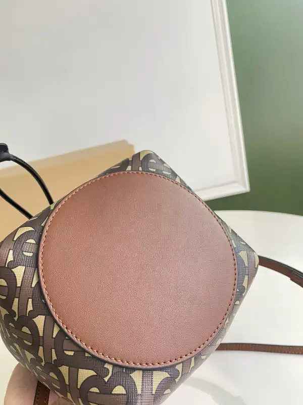 Aaa replica ru BURBERRY Bucket Bag 0205