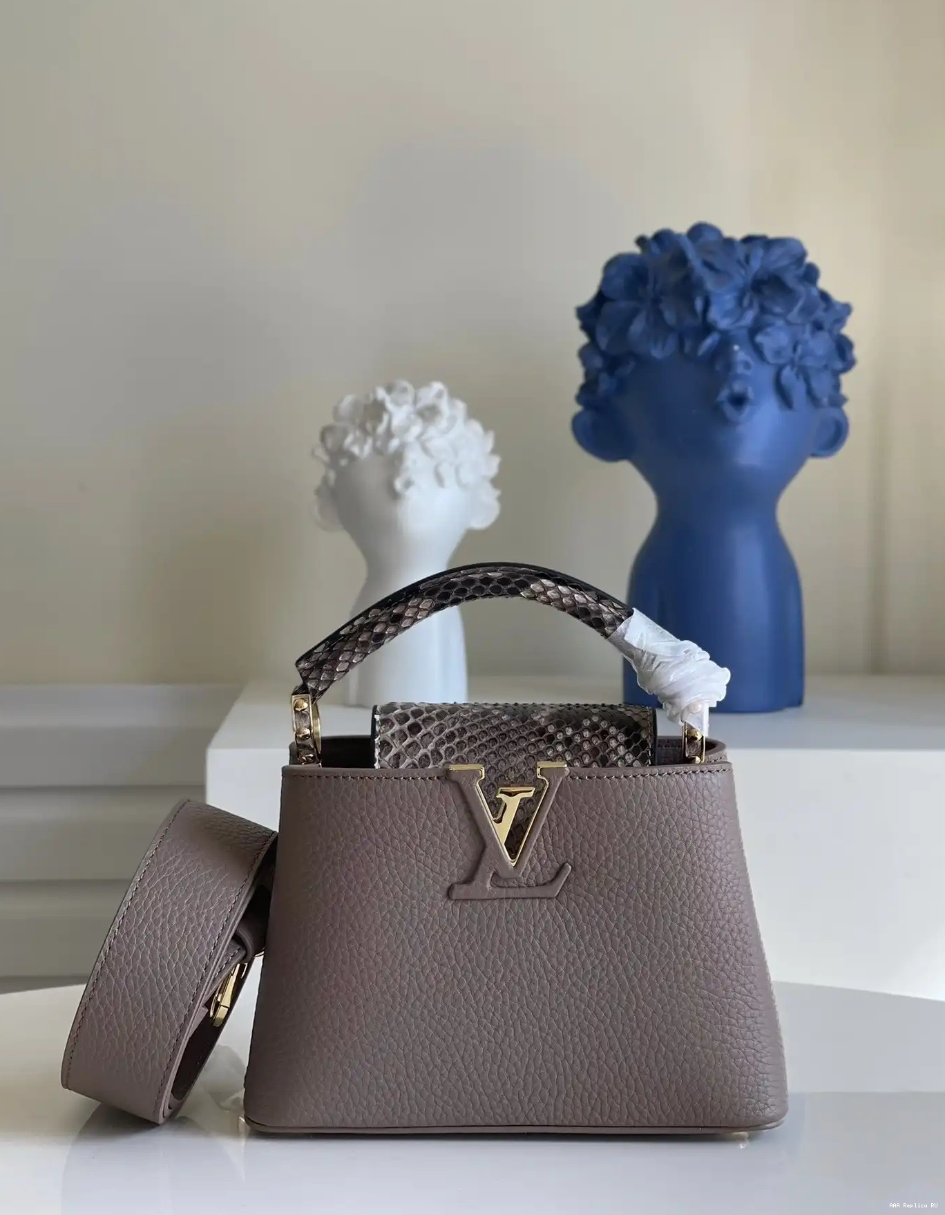 CAPUCINES LOUIS VUITTON MINI 0221