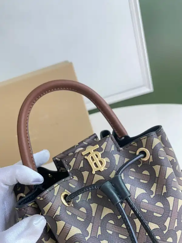 Aaa replica ru BURBERRY Bucket Bag 0205