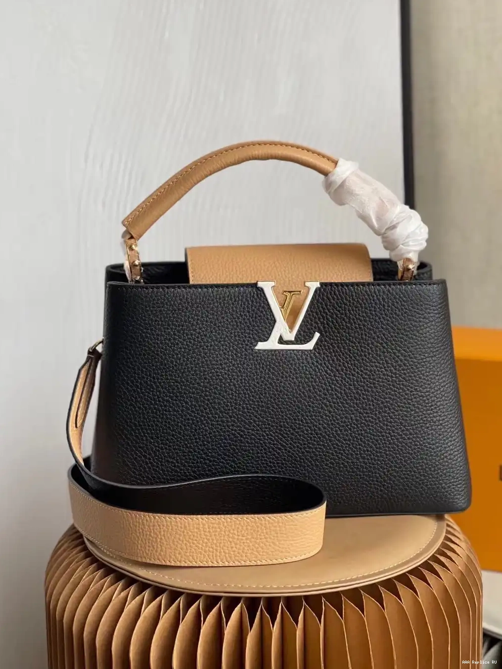 Vuitton MM CAPUCINES Louis 0221