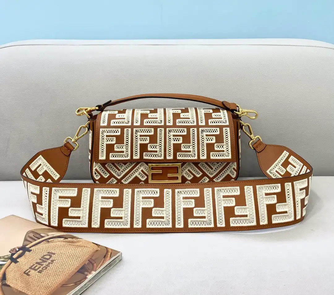 Aaa replica ru FENDI BAGUETTE 0202