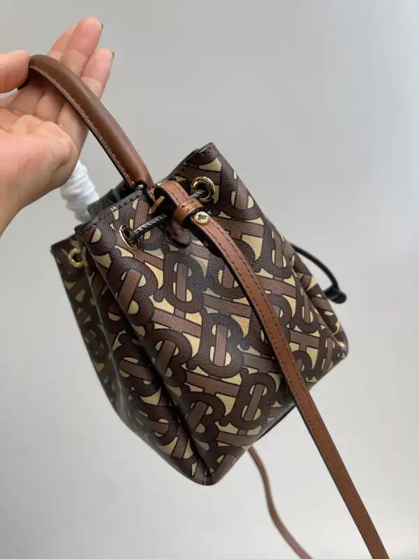 Aaa replica ru BURBERRY Bucket Bag 0205