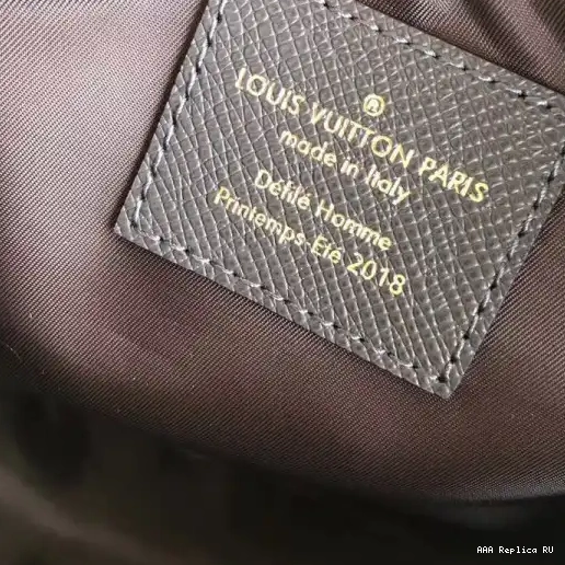 Aaa replica ru Vuitton Louis Messenger 0221