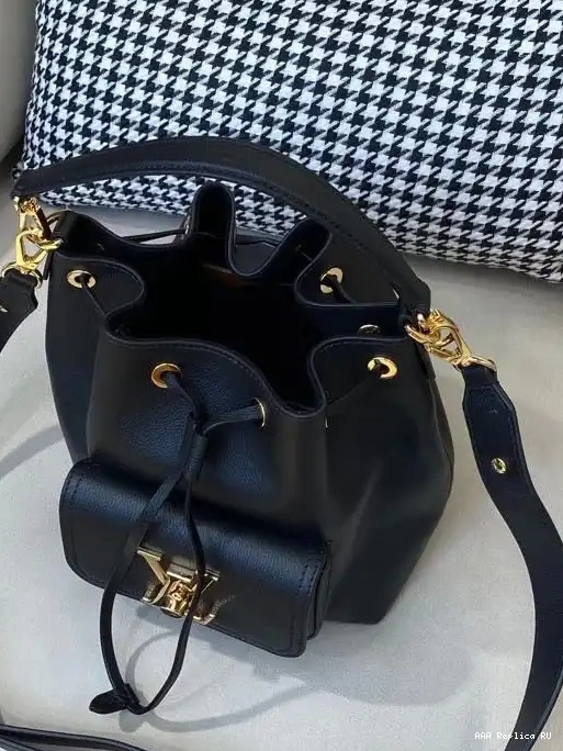 Aaa replica ru VUITTON LOUIS LOCKME BUCKET 0209