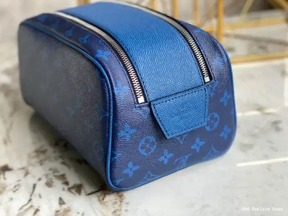 Aaa replica ru TOILET DOPP LOUIS KIT POUCH VUITTON 0223