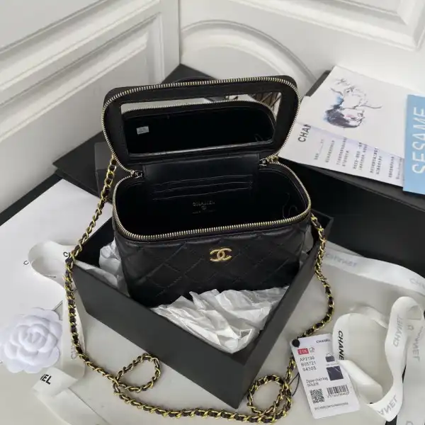 Aaa replica bags CL VANITY WITH CHAIN 0204