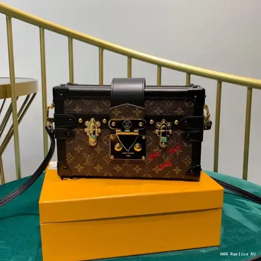 VUITTON MALLE LOUIS PETITE 0222