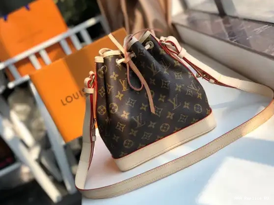 VUITTON LOUIS NOE BB 0221