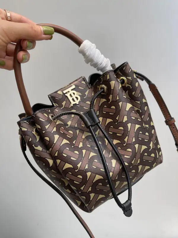 Aaa replica ru BURBERRY Bucket Bag 0205