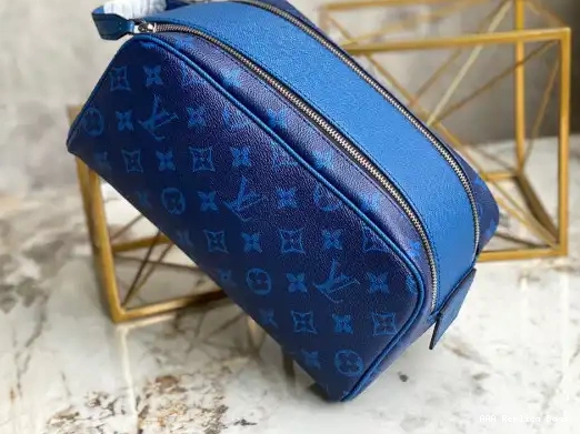 Aaa replica ru TOILET DOPP LOUIS KIT POUCH VUITTON 0223