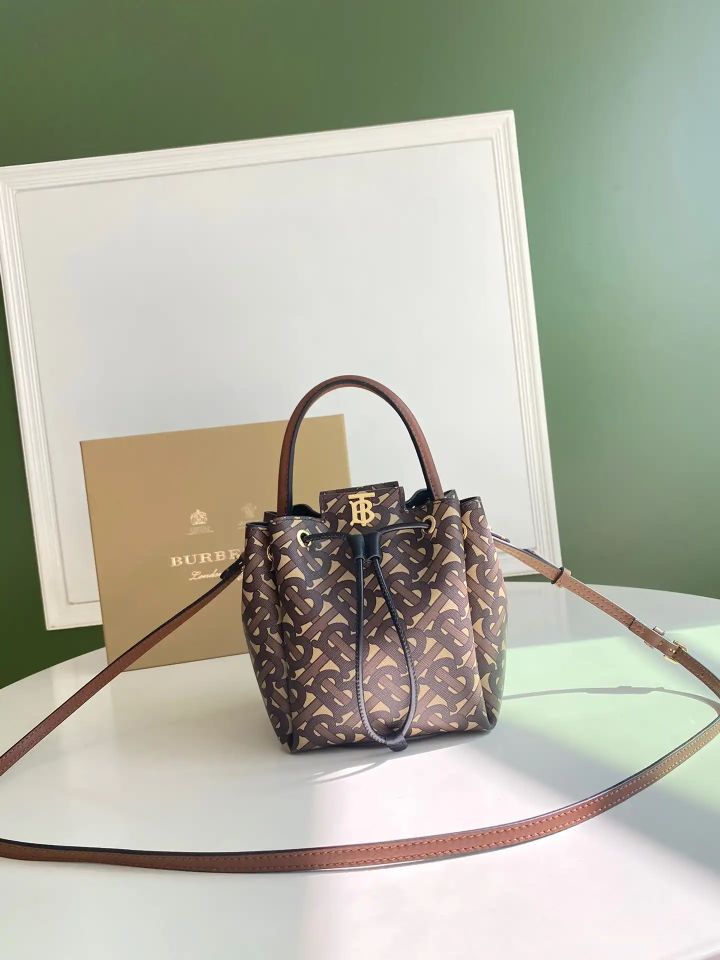 Aaa replica ru BURBERRY Bucket Bag 0205