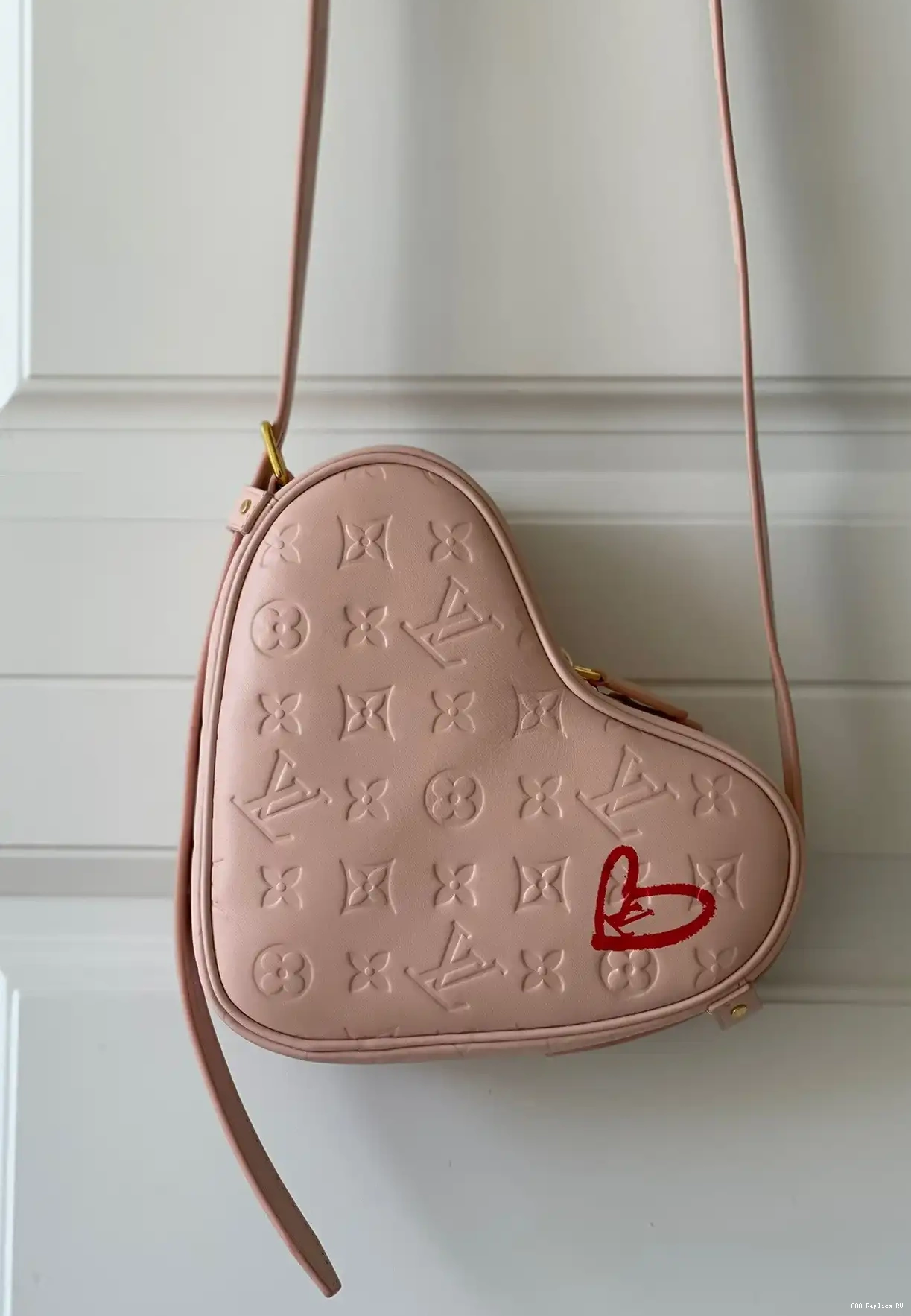 Aaa replica ru LIMITED LOUIS EDITION VUITTON CŒUR SAC - 0210