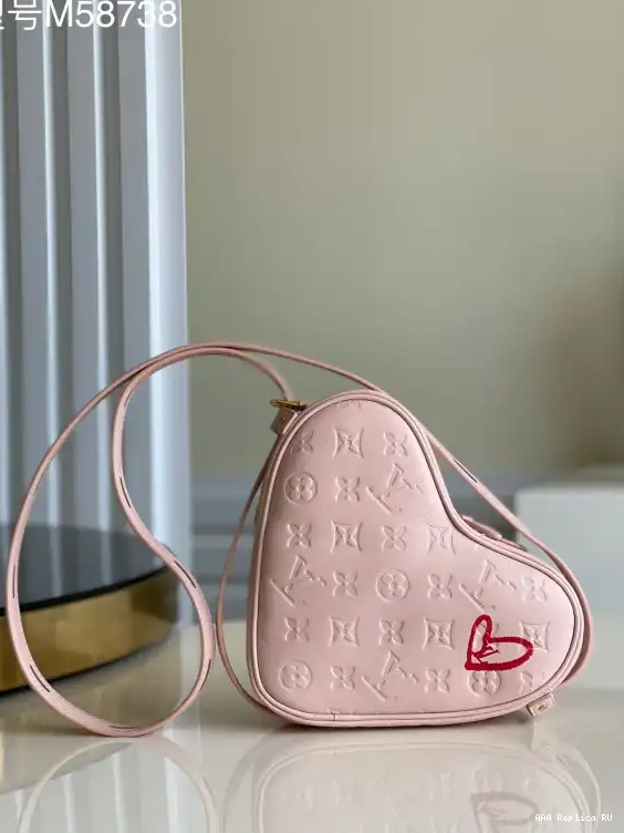 Aaa replica ru LIMITED LOUIS EDITION VUITTON CŒUR SAC - 0210