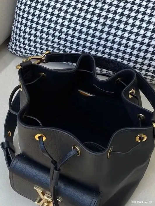 Aaa replica ru VUITTON LOUIS LOCKME BUCKET 0209