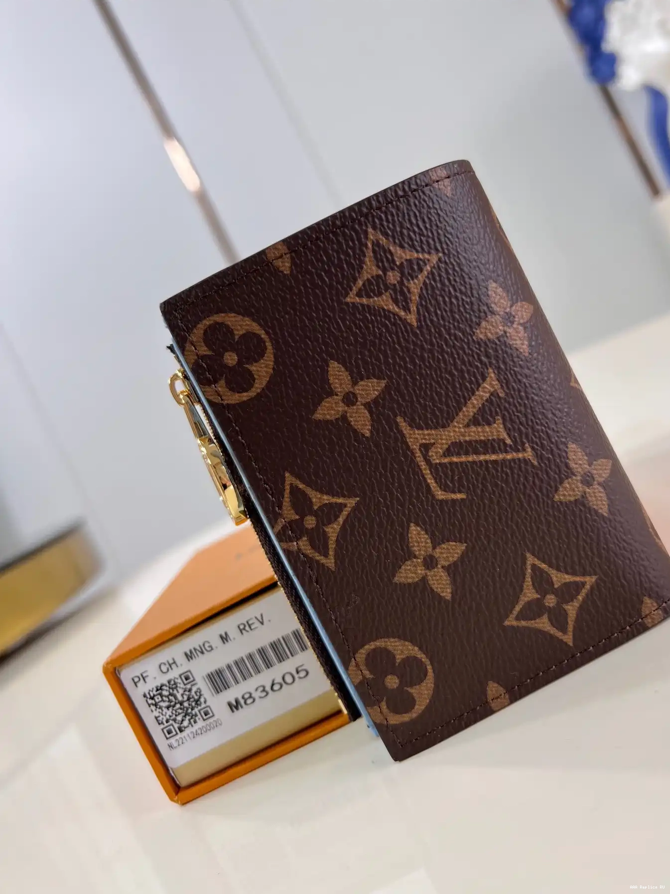 Wallet VUITTON 9*11.5*1.5CM LOUIS - Lisa 0224